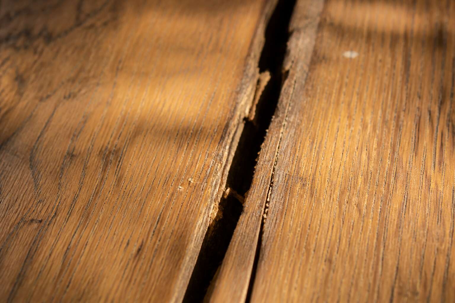 wooden floor gap